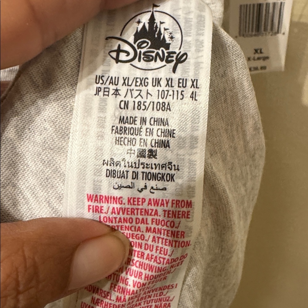 Grey Disney Short Sleeve Crew Neck I Love Mickey Mouse Heart Hands Shirt XL NWT - Picture 6 of 7